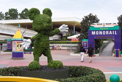 mickeytopiary